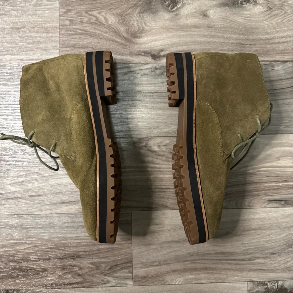 Madewell The Wren Suede Lace Up Rubber Lug Sole Boots in Golden Spinach Size 10